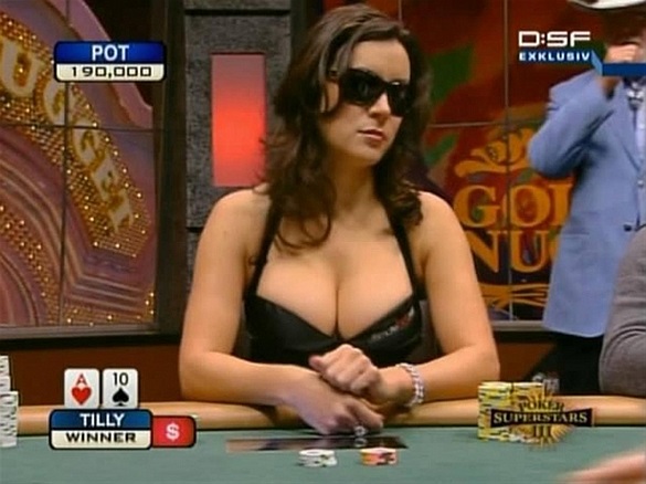 Poker Tits - News: Who said there are no perfect boobs in poker...?