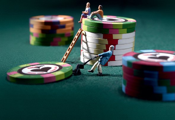 News: Hans Niemann takes swipe at poker