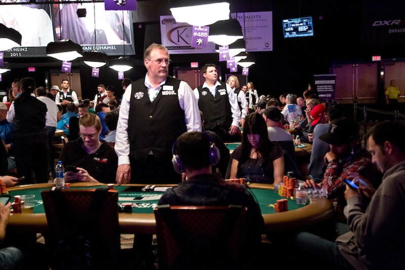 tipping the dealer in zynga poker